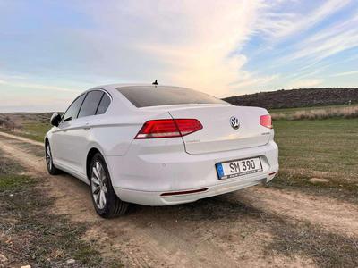 Volkswagen Passat — 4