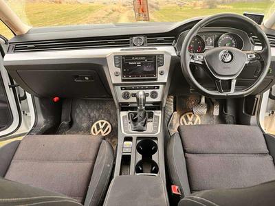 Volkswagen Passat — 10