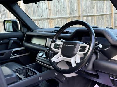 Land Rover Defender — 10