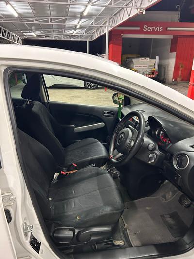 Mazda Demio — 5