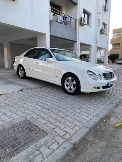 Mercedes-Benz E 220 — 7