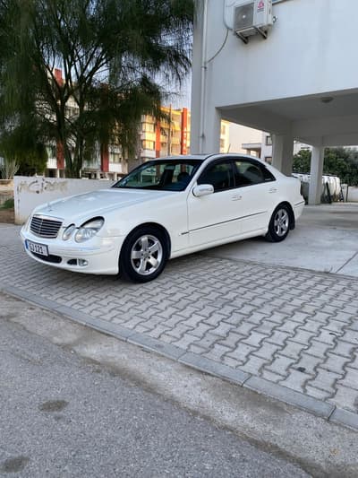 Mercedes-Benz E 220 — 9