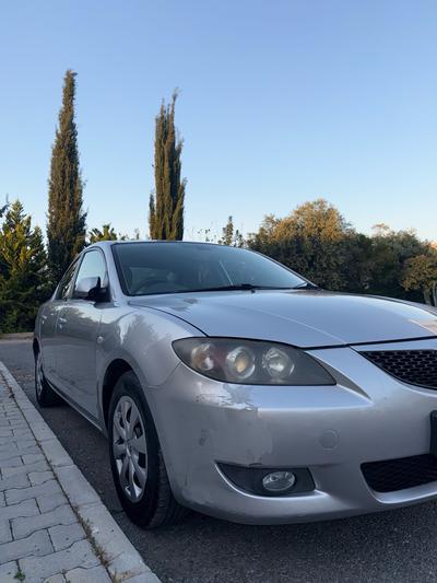 Mazda Axela — 1