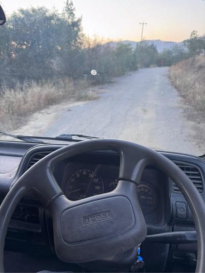 Isuzu Elf — 9