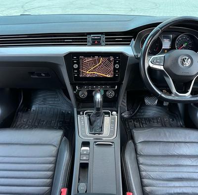 Volkswagen Passat — 8