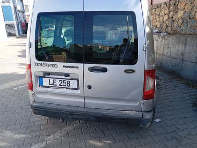 Ford Tourneo Connect — 10