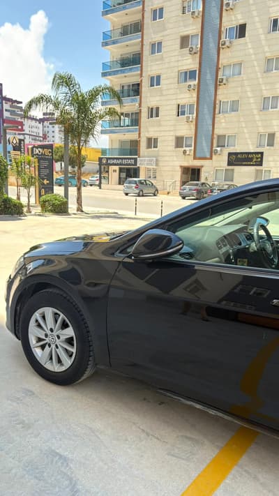 Volkswagen Golf — 3