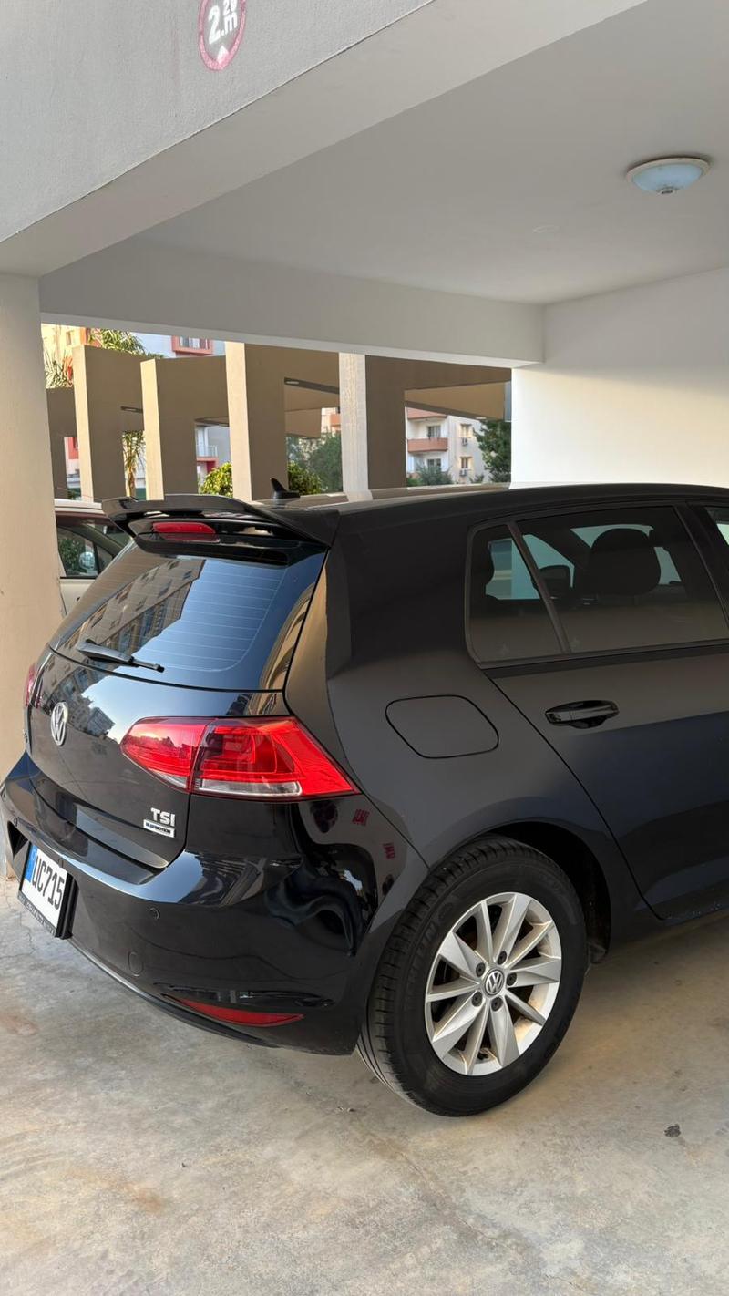 Volkswagen Golf — 1/8