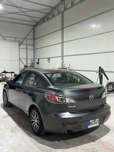 Mazda Axela — 5