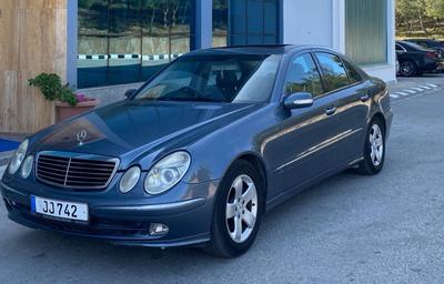 Mercedes-Benz E 270 — 1
