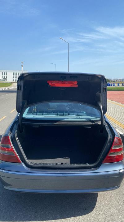 Mercedes-Benz E 270 — 6