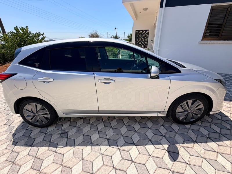 Nissan Note — 4