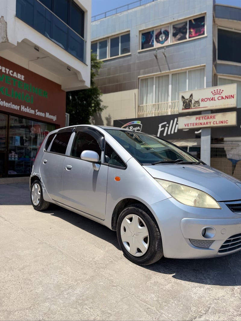 Mitsubishi Colt — 2
