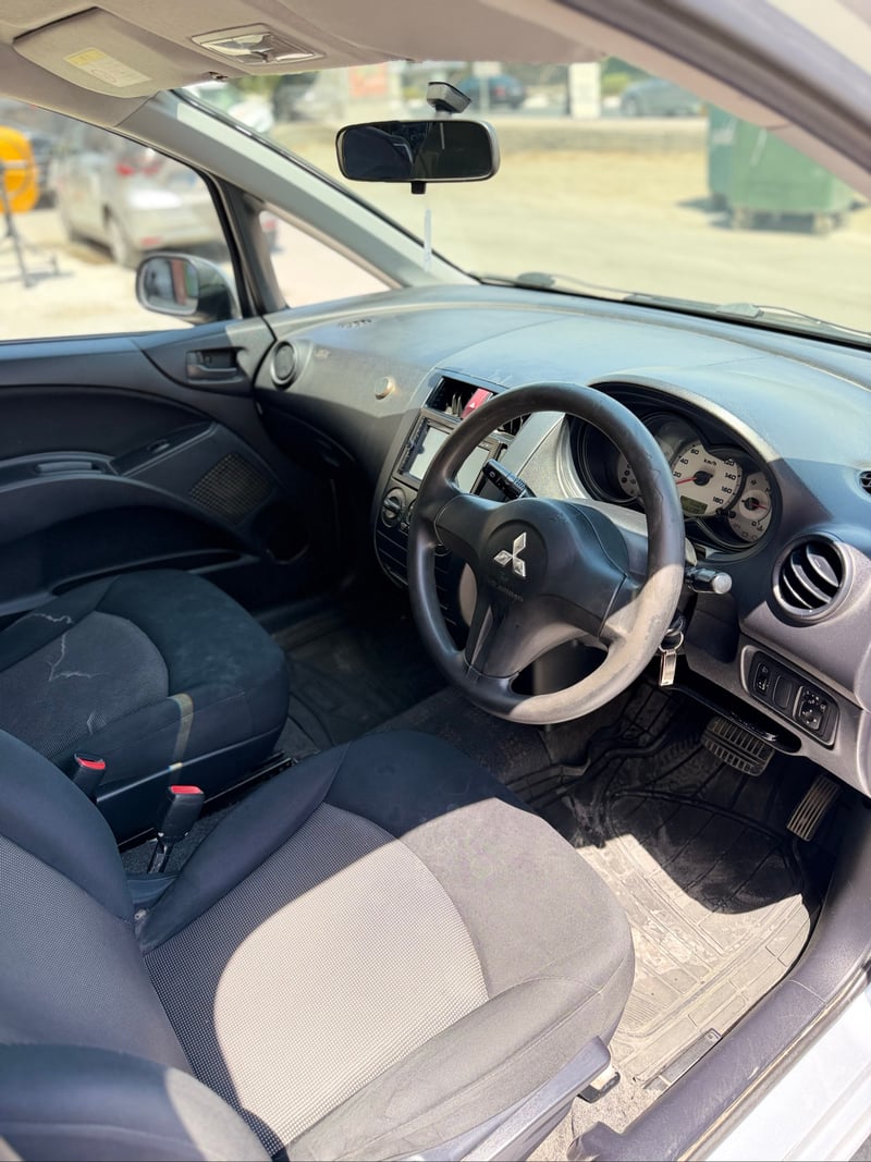 Mitsubishi Colt — 7