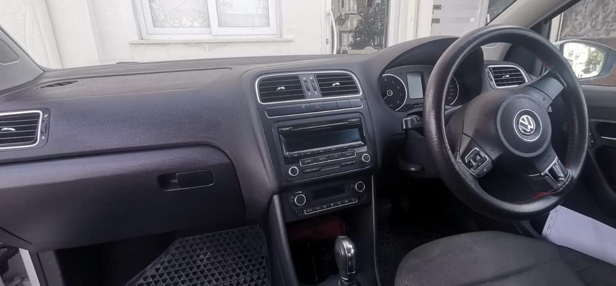 2014 Volkswagen Polo 6