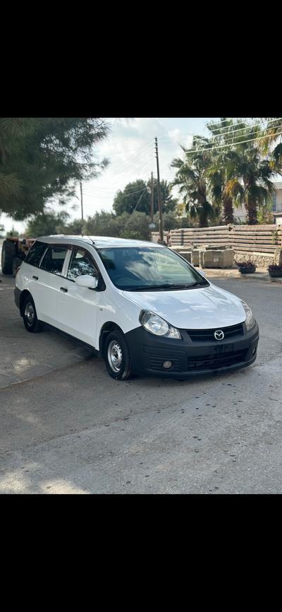 Mazda Familia — 2
