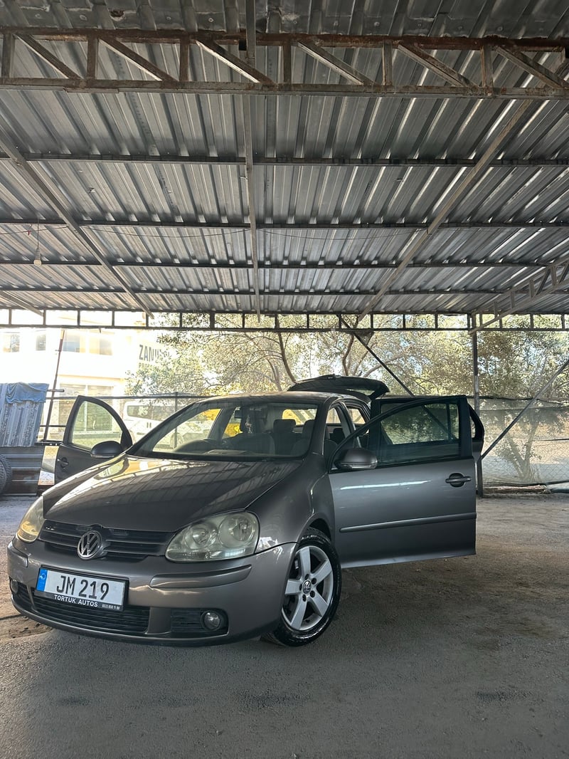 Volkswagen Golf — 2