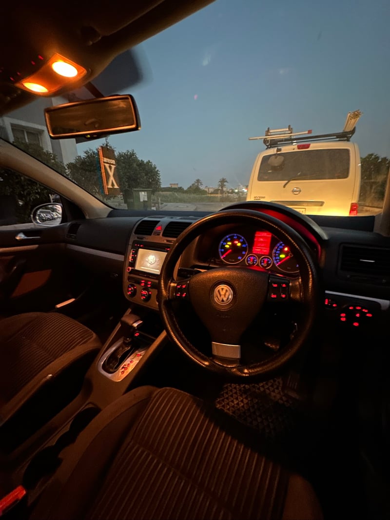 Volkswagen Golf — 6