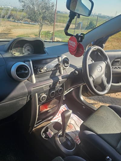 Toyota Ist — 5