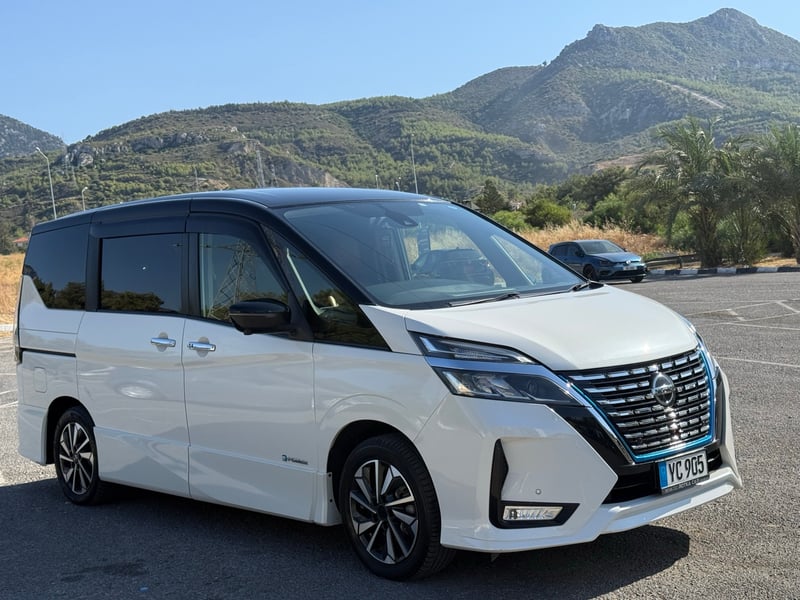 Nissan Serena — 2