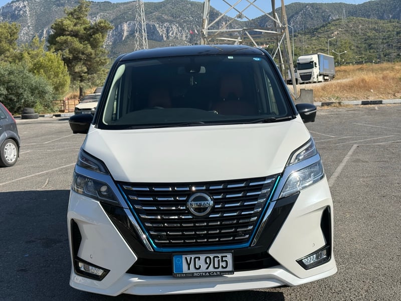 Nissan Serena — 3