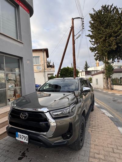 Toyota Hilux — 5