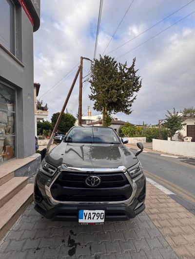 Toyota Hilux — 2