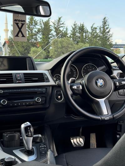 BMW 320i — 10