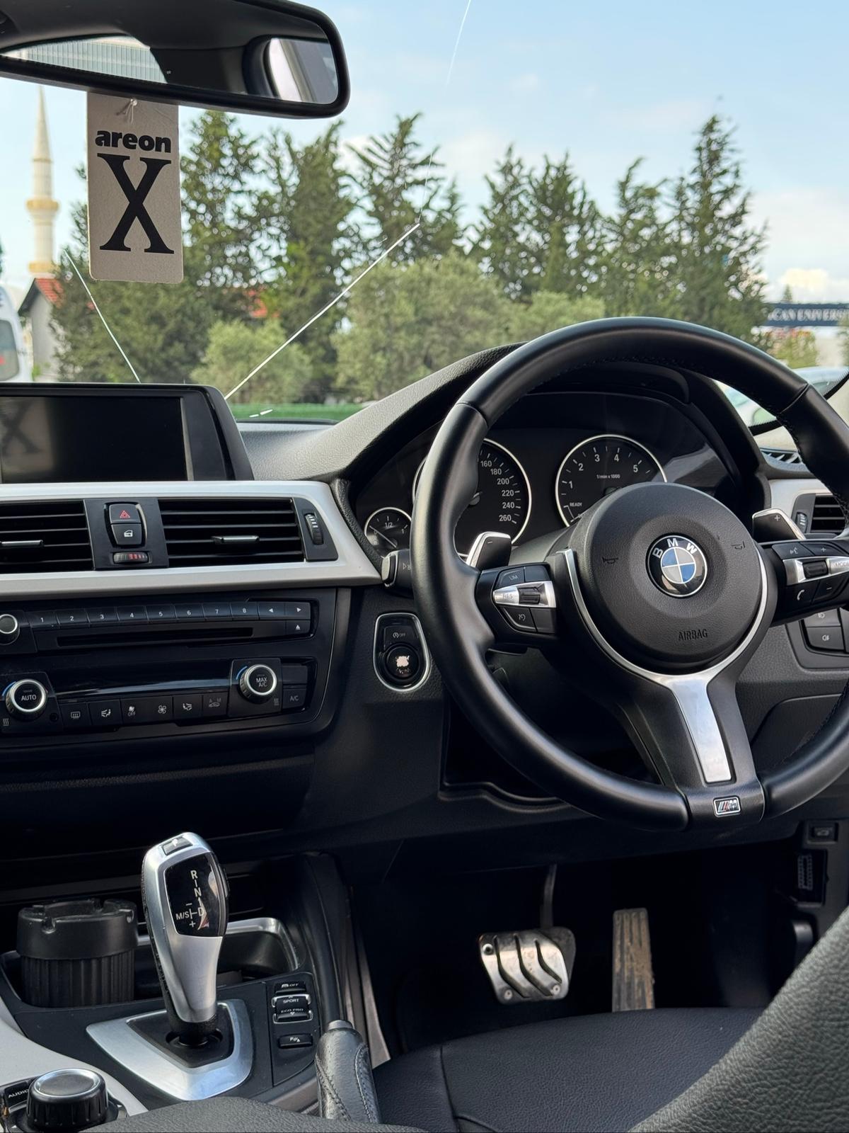2013 BMW 320i 10