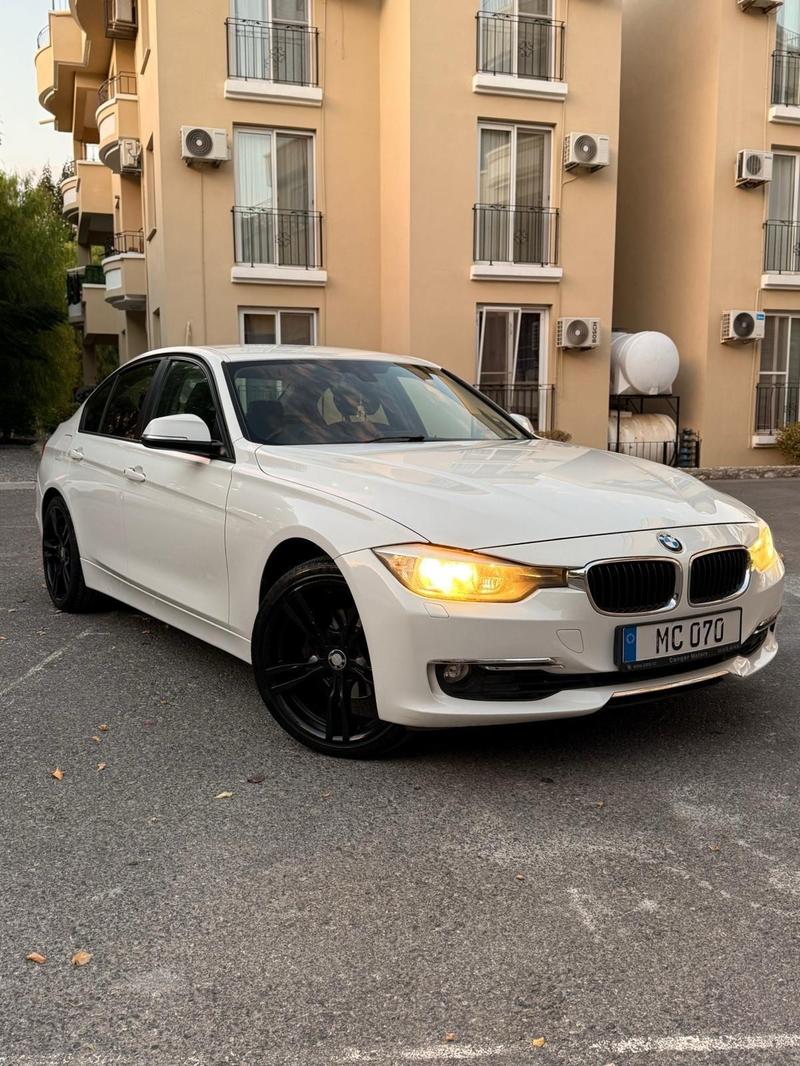 BMW 320i — 1/9