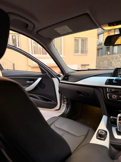 BMW 320i — 6