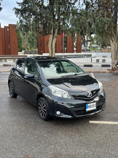 Toyota Vitz — 1