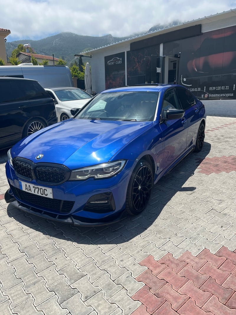 BMW 330i — 3