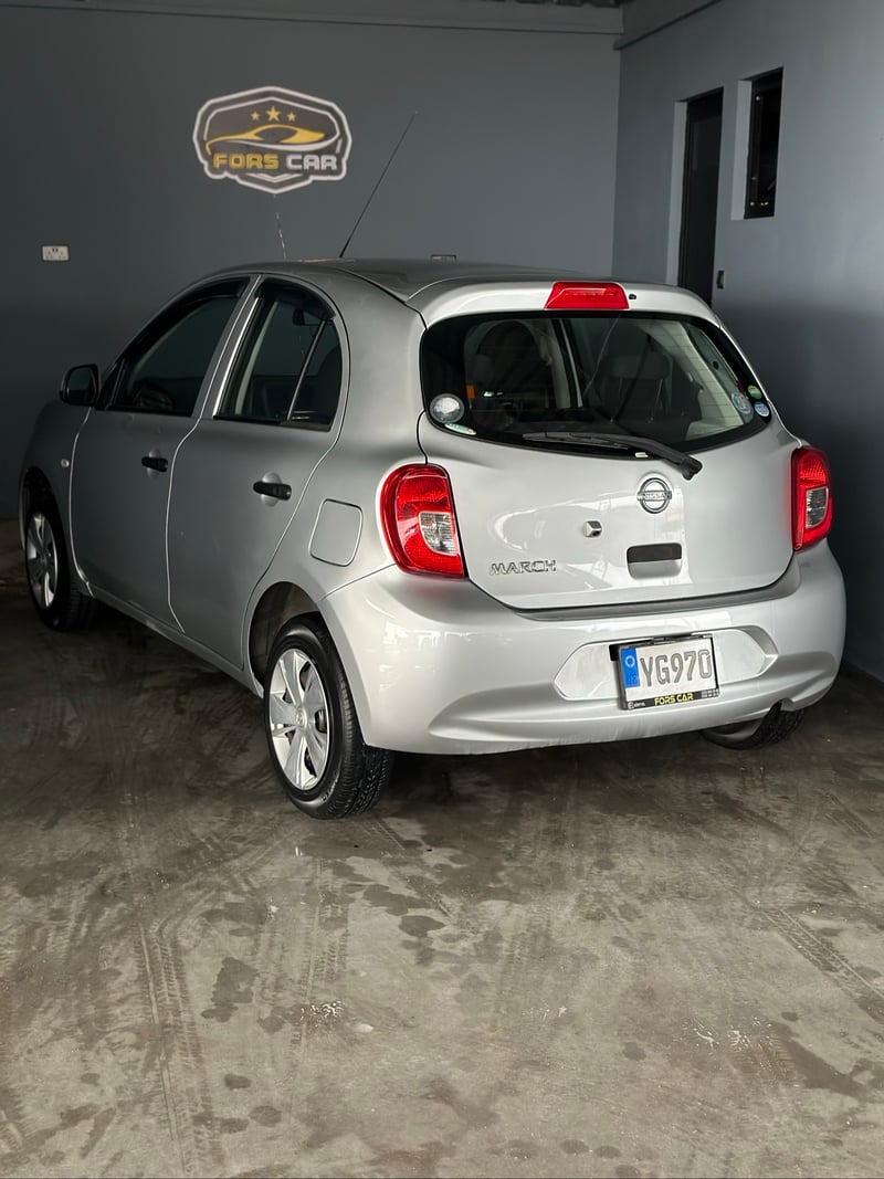 Nissan March — 5