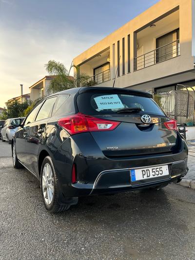 Toyota Auris — 5