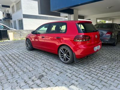 Volkswagen Golf — 4