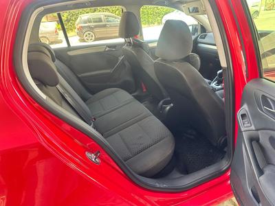 Volkswagen Golf — 8