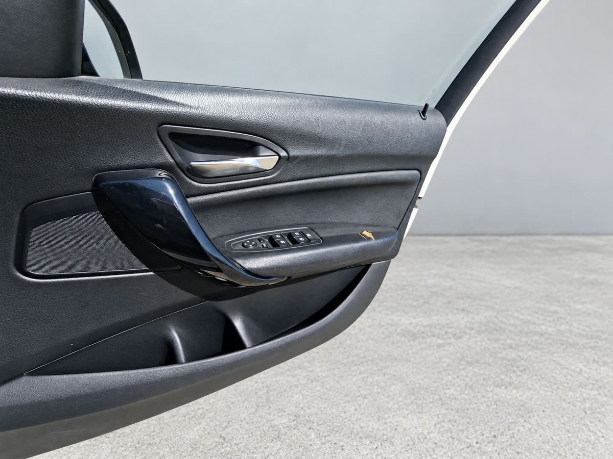 2016 BMW 118 10