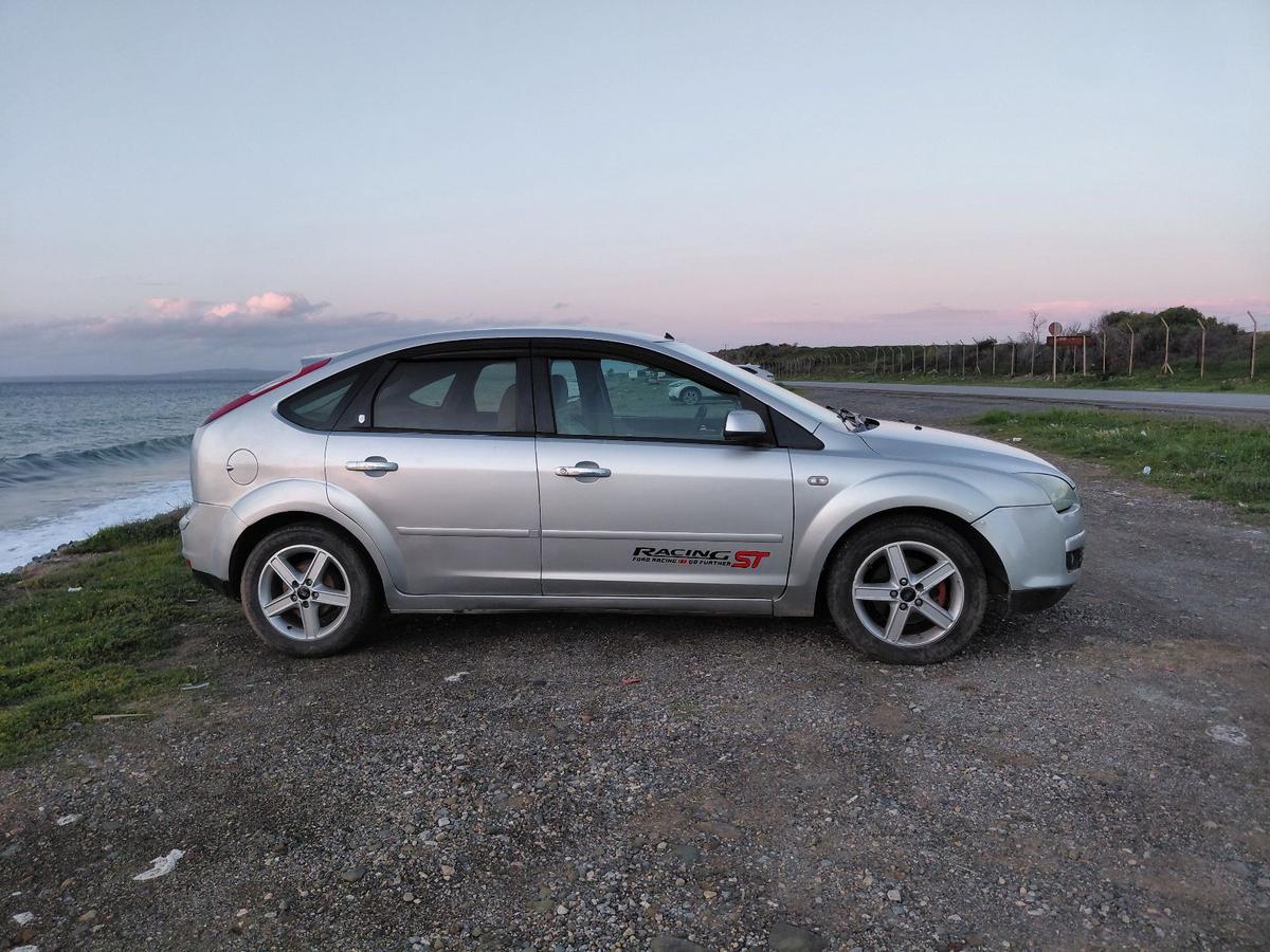 2005 Ford Focus 5