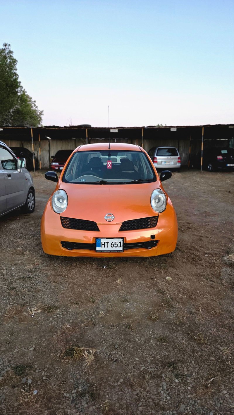 2005 Nissan March