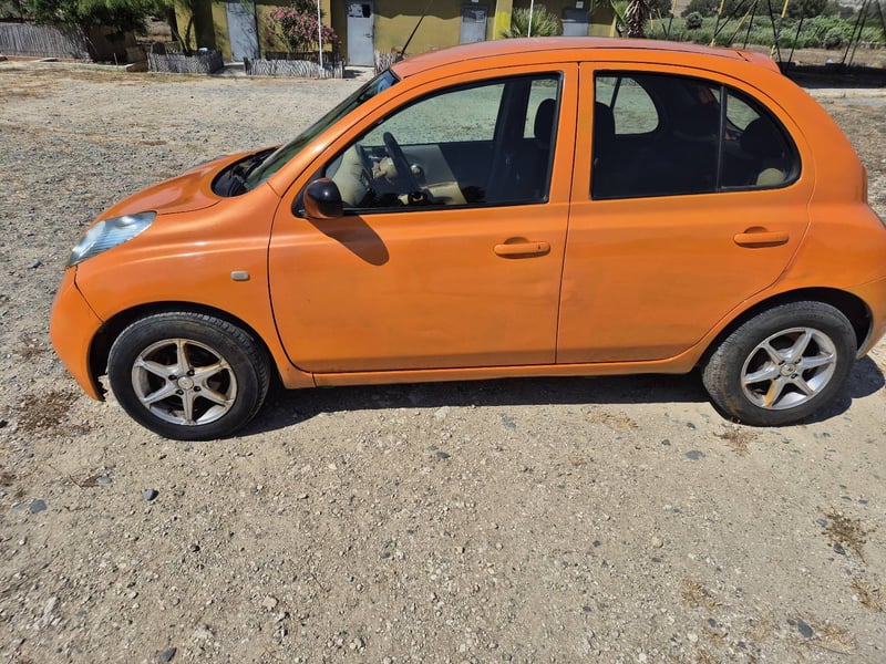 Nissan March — 4