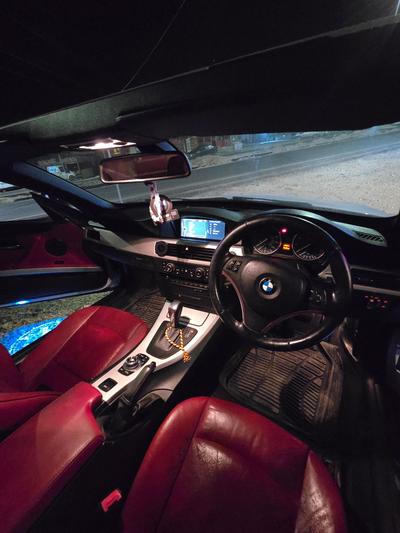 BMW 320i — 2