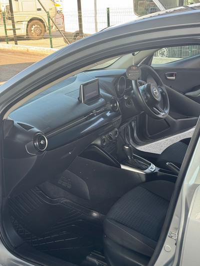 Mazda Demio — 6
