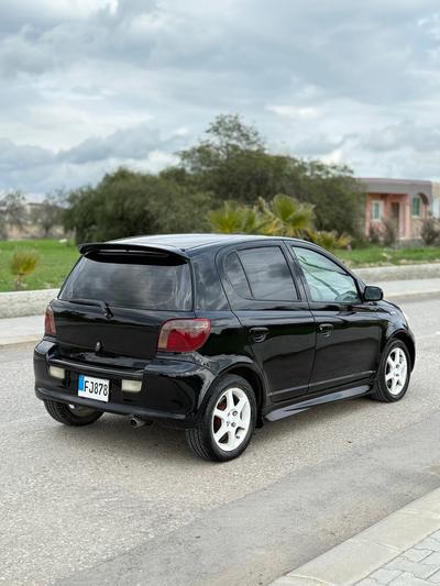 Toyota Vitz — 3