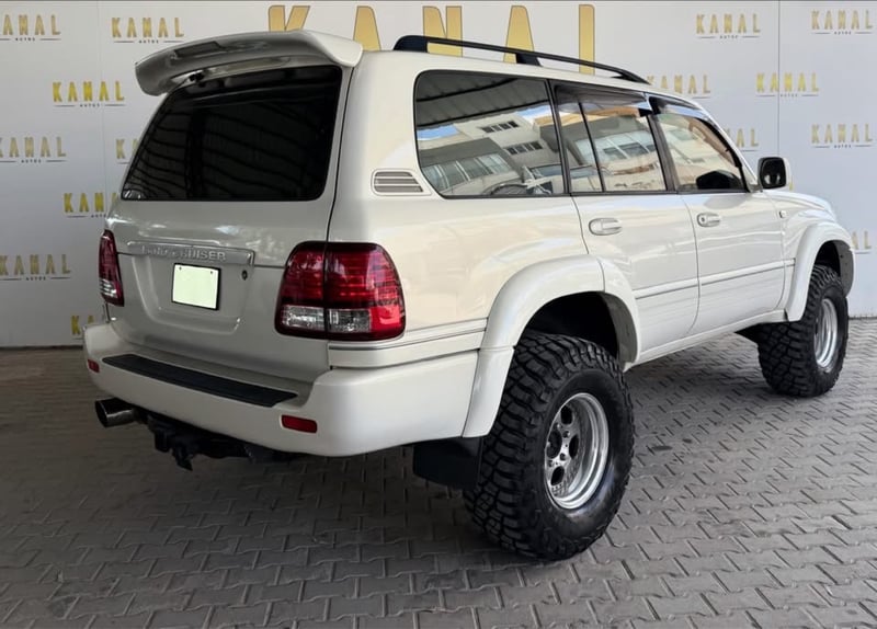 Toyota Land Cruiser — 3