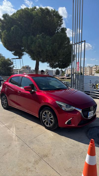 Mazda Demio — 1