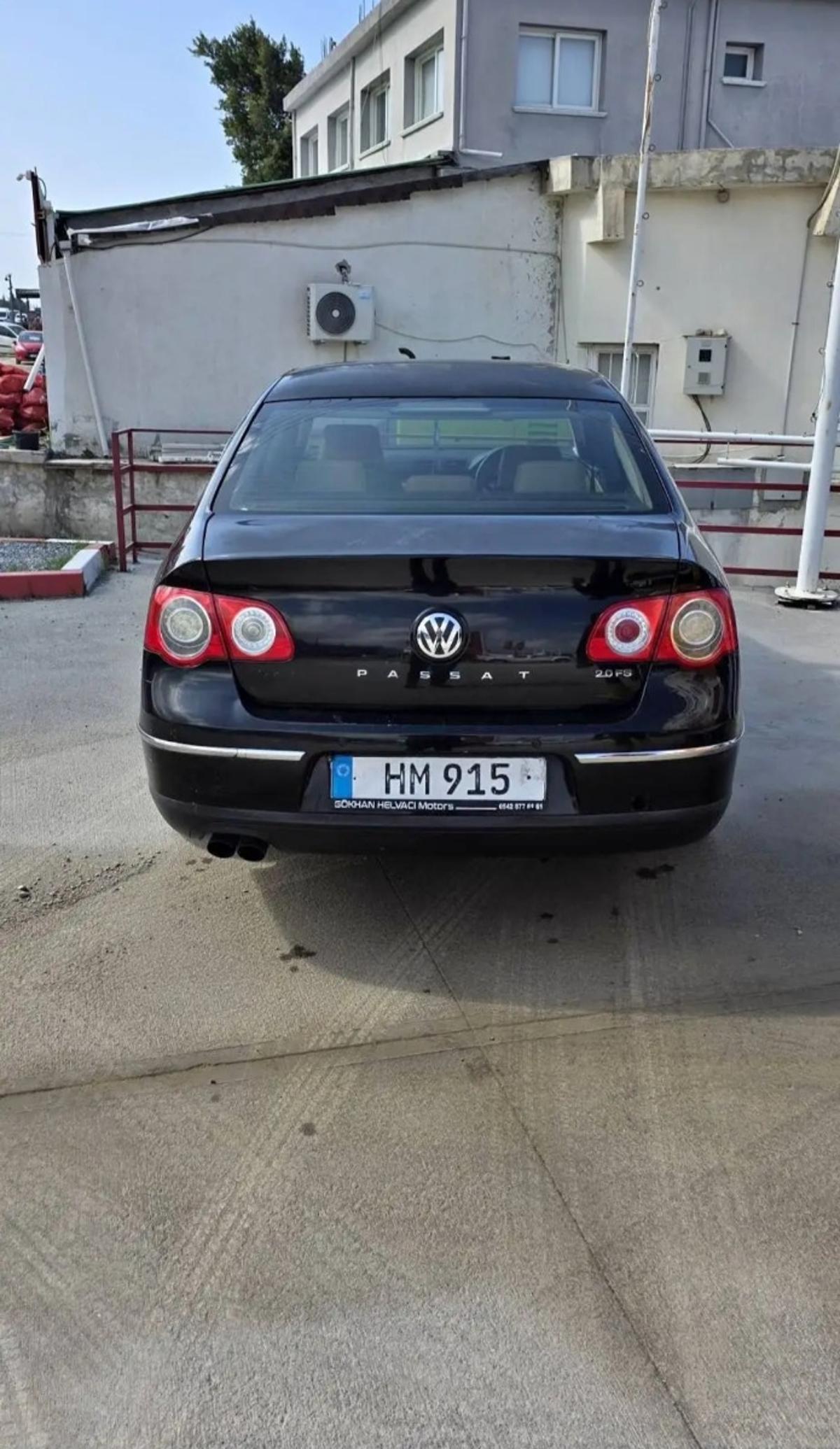 2005 Volkswagen Passat 2