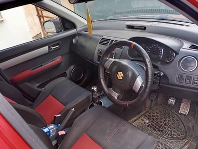 Suzuki Swift — 4