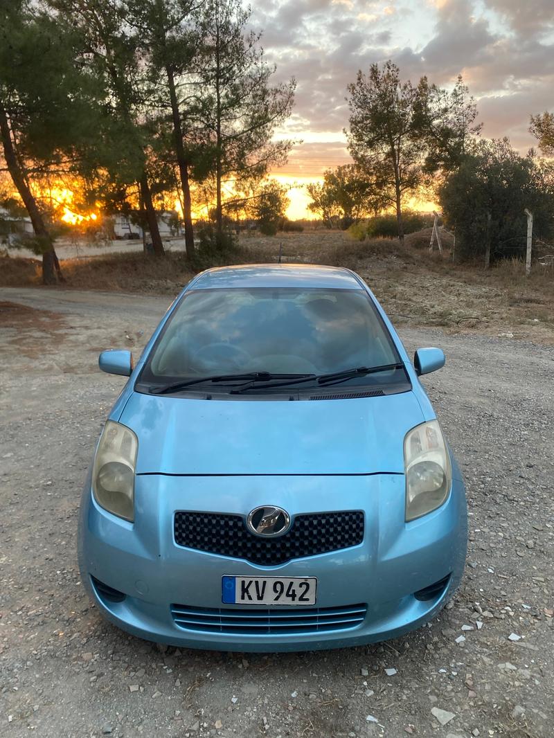 Toyota Vitz — 1/3