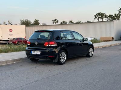 Volkswagen Golf — 4